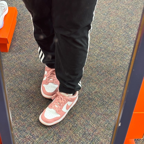 Pink Nike’s - Picture 2 of 2